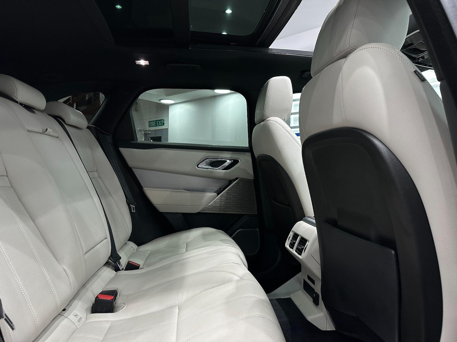 Used Land Rover Range Rover Velar 2017 for sale - 76657863: Photo 52