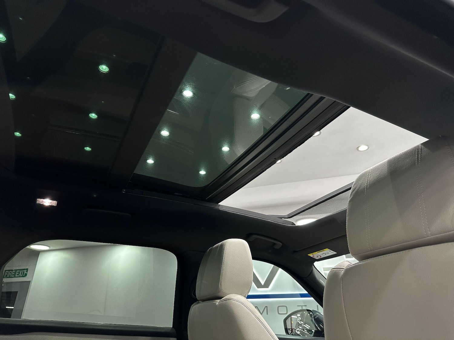 Used Land Rover Range Rover Velar 2017 for sale - 76657863: Photo 54