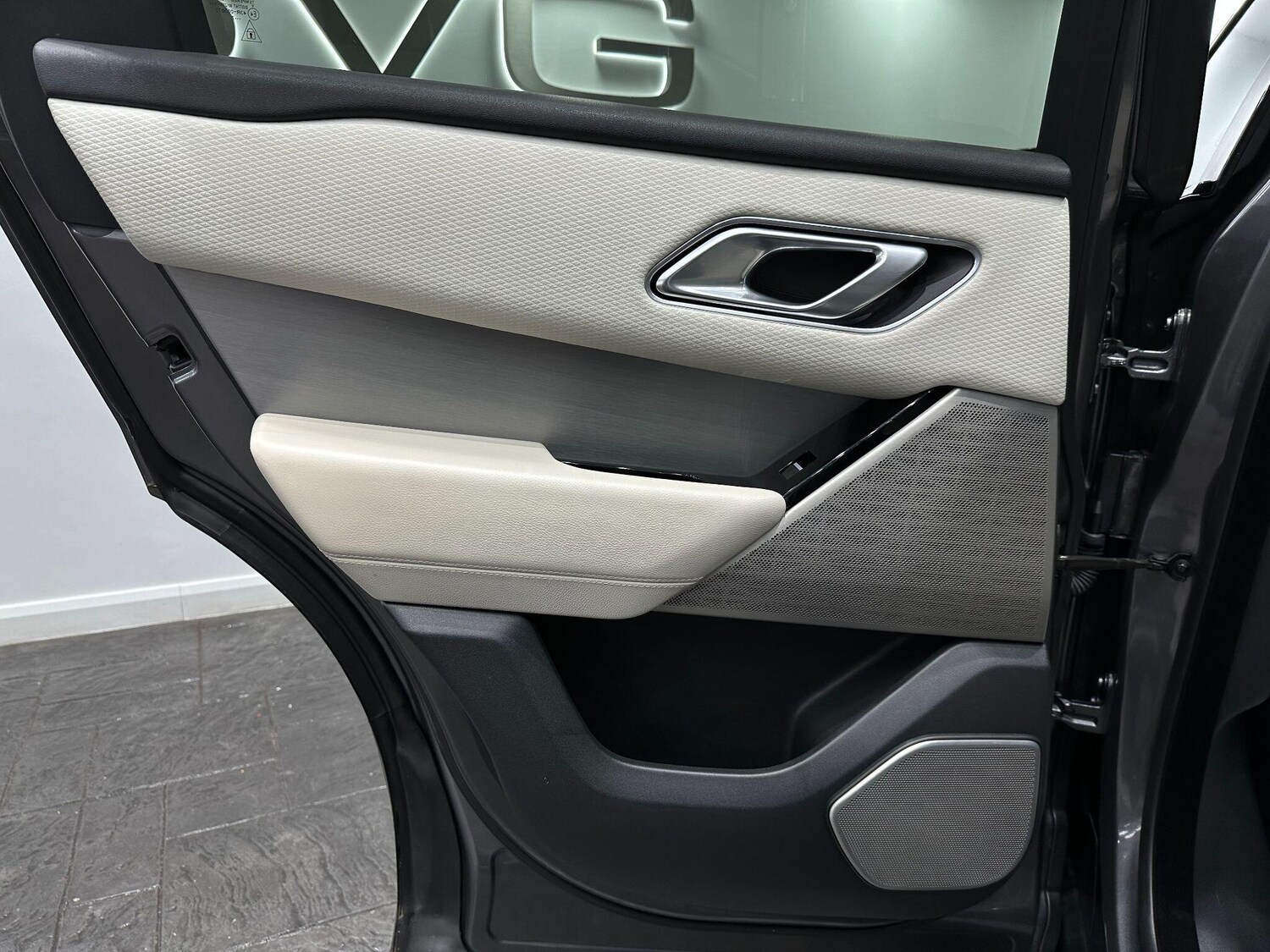 Used Land Rover Range Rover Velar 2017 for sale - 76657863: Photo 55