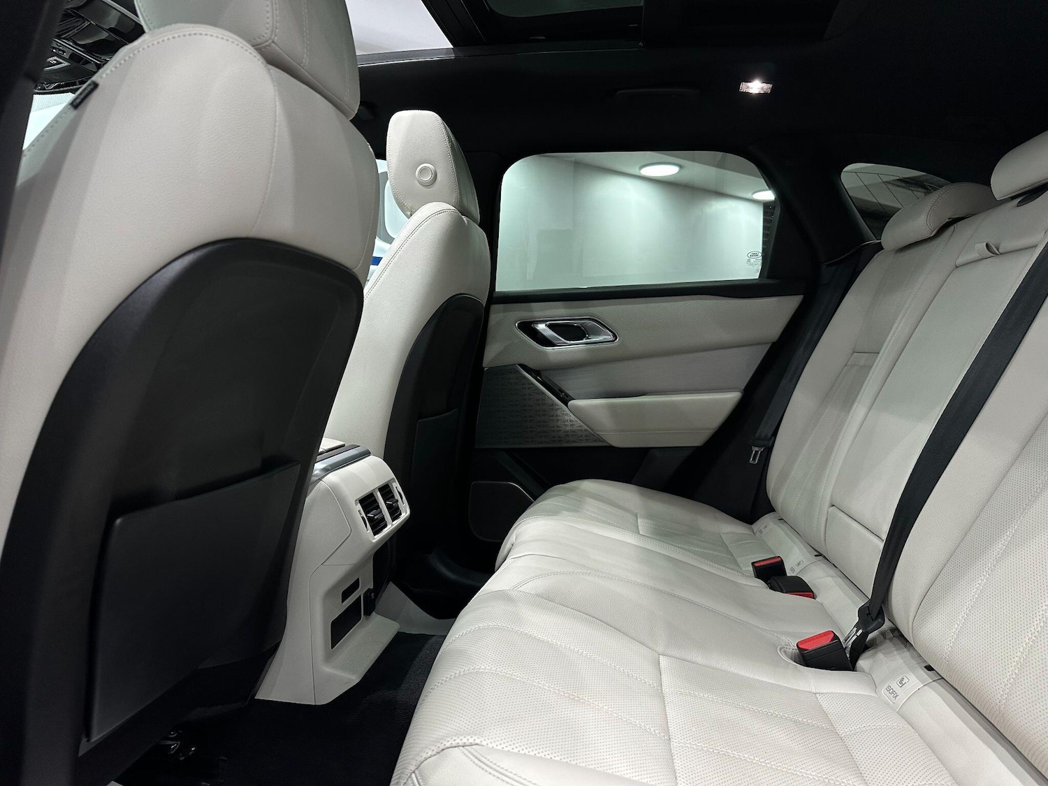 Used Land Rover Range Rover Velar 2017 for sale - 76657863: Photo 56