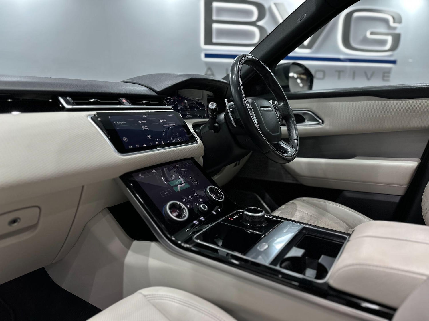 Used Land Rover Range Rover Velar 2017 for sale - 76657863: Photo 60