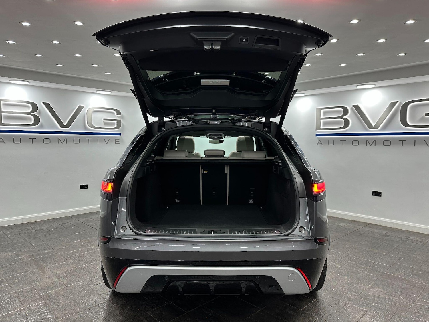 Used Land Rover Range Rover Velar 2017 for sale - 76657863: Photo 64