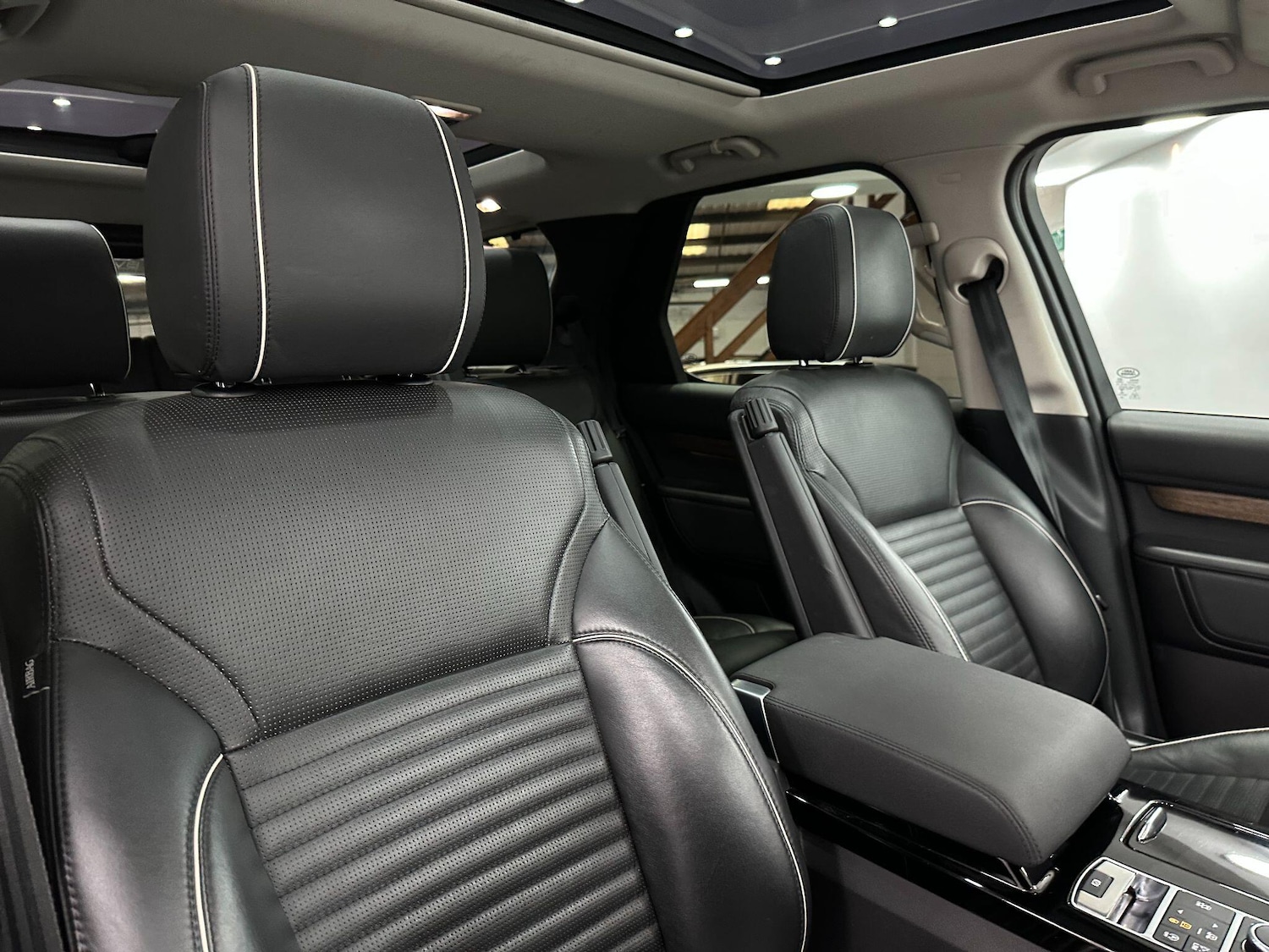 Used Land Rover Discovery 2017 for sale - 76423287: Photo 24