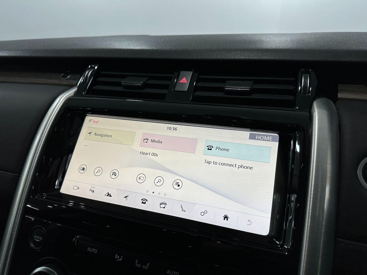 Used Land Rover Discovery 2017 for sale - 76423287: Photo 32