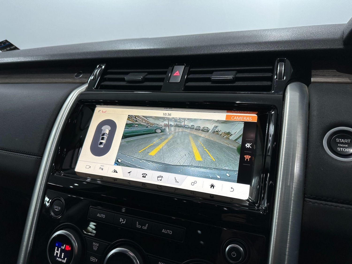 Used Land Rover Discovery 2017 for sale - 76423287: Photo 40