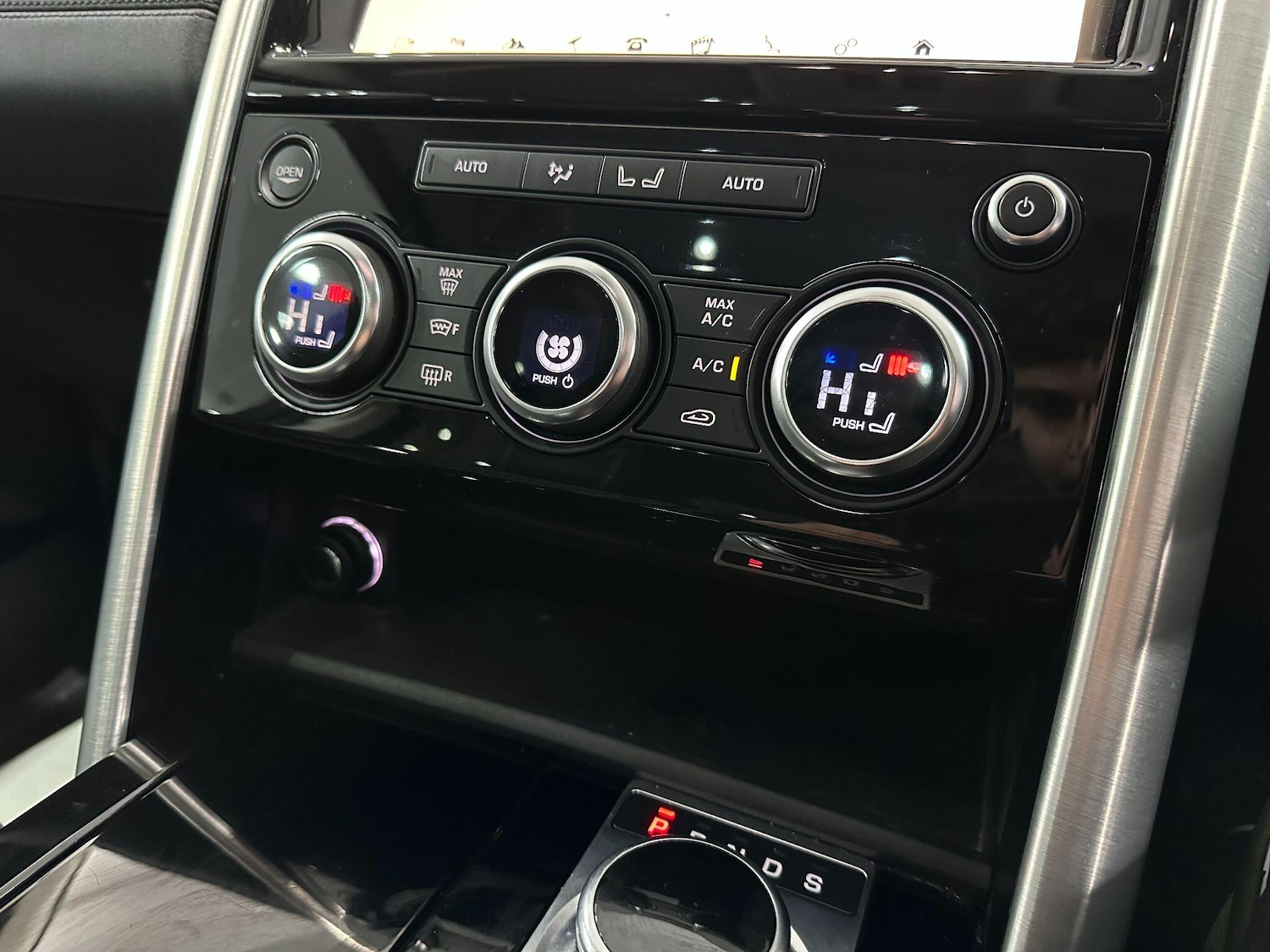 Used Land Rover Discovery 2017 for sale - 76423287: Photo 46