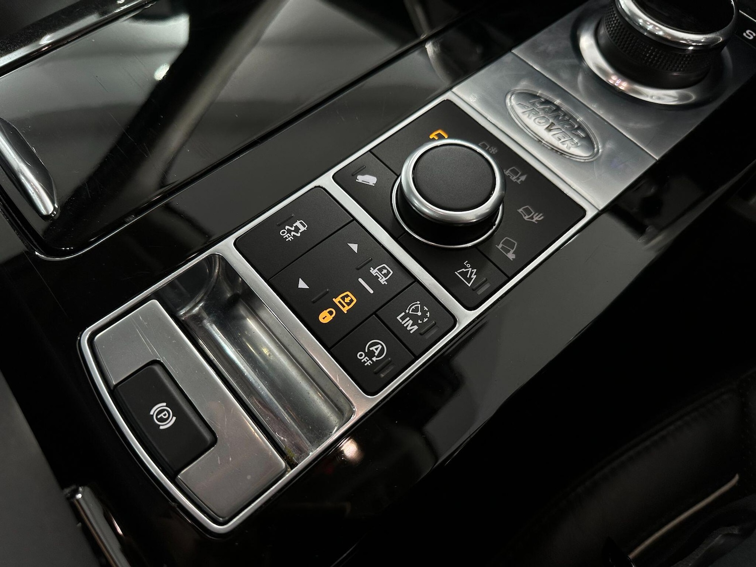 Used Land Rover Discovery 2017 for sale - 76423287: Photo 48