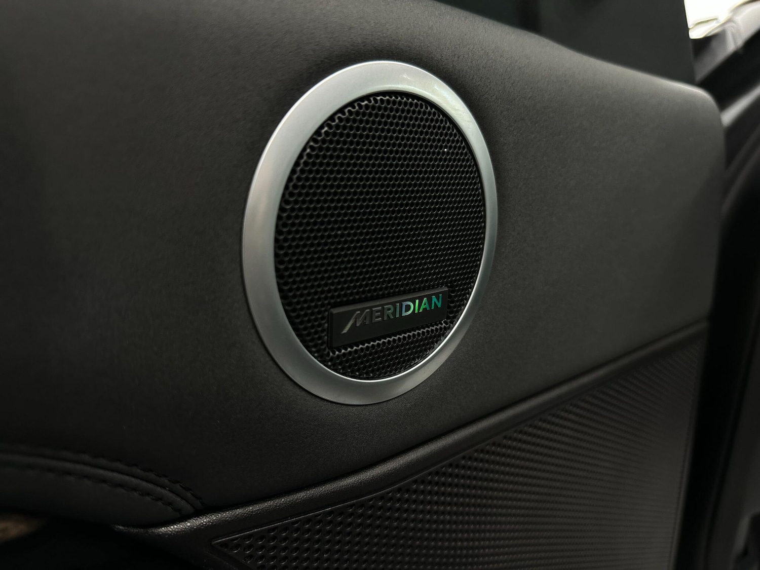 Used Land Rover Discovery 2017 for sale - 76423287: Photo 61