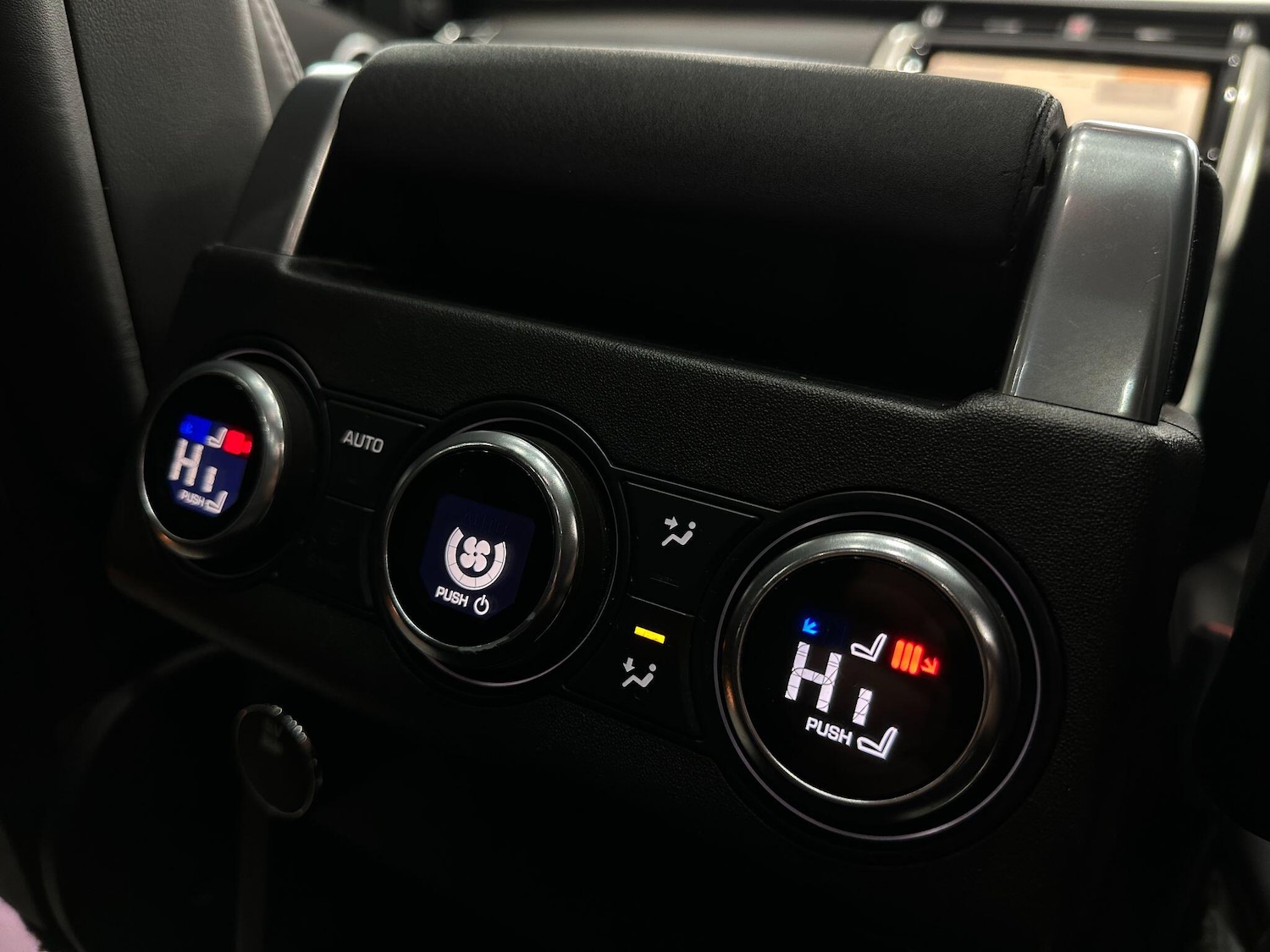 Used Land Rover Discovery 2017 for sale - 76423287: Photo 78