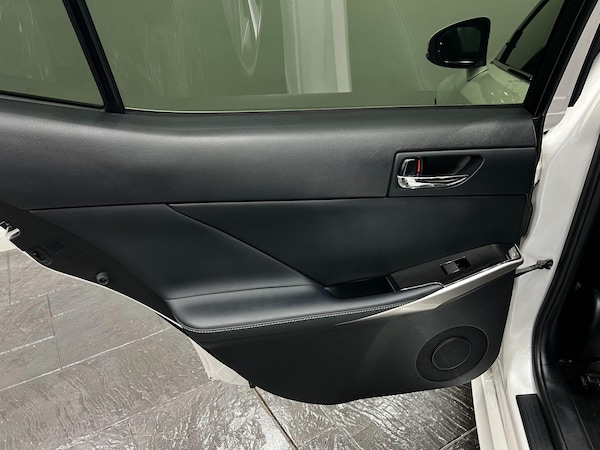 Used Lexus IS 2015 for sale - 76095052: Photo 65