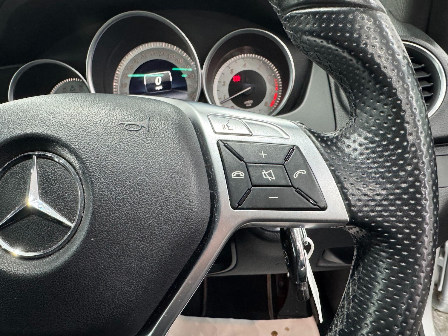 Used Mercedes-Benz C Class 2014 for sale - 77538342: Photo 38