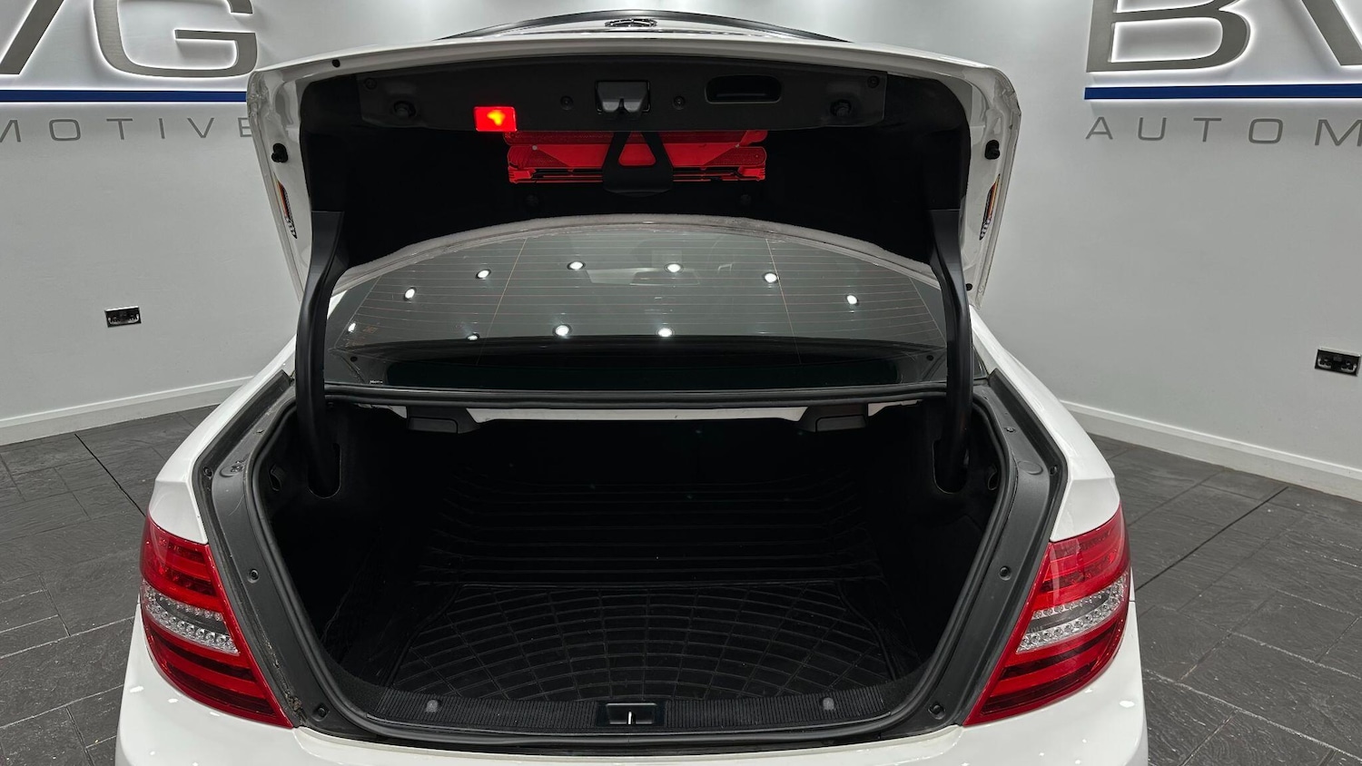 Used Mercedes-Benz C-Class 2014 for sale - 76108611: Photo 47