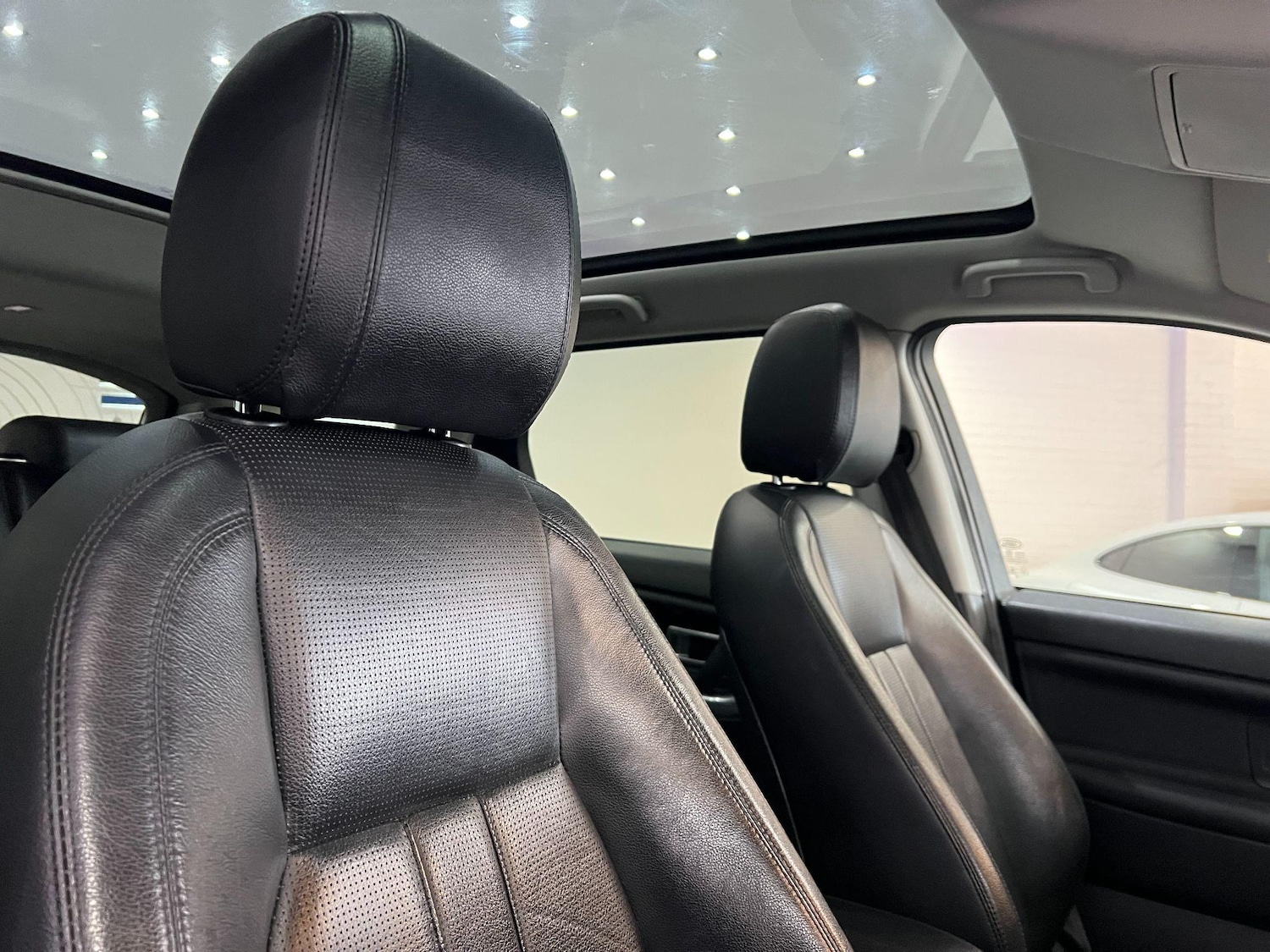 Used Land Rover Discovery Sport 2016 for sale - 76528002: Photo 16