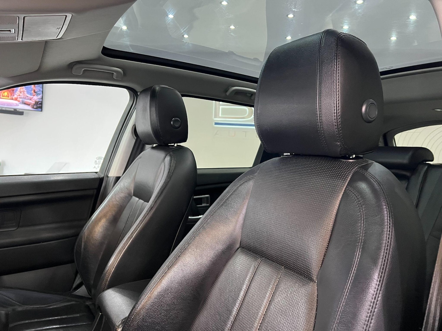 Used Land Rover Discovery Sport 2016 for sale - 76528002: Photo 24