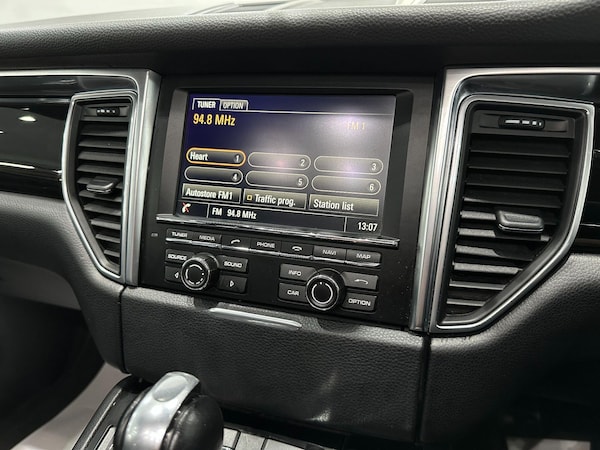 Used Porsche Macan 2015 for sale - 76084645: Photo 39