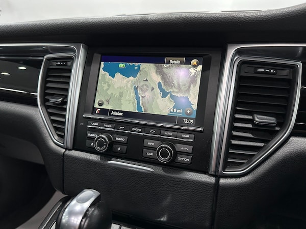 Used Porsche Macan 2015 for sale - 76084645: Photo 44