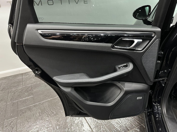 Used Porsche Macan 2015 for sale - 76084645: Photo 60