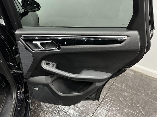 Used Porsche Macan 2015 for sale - 76084645: Photo 63