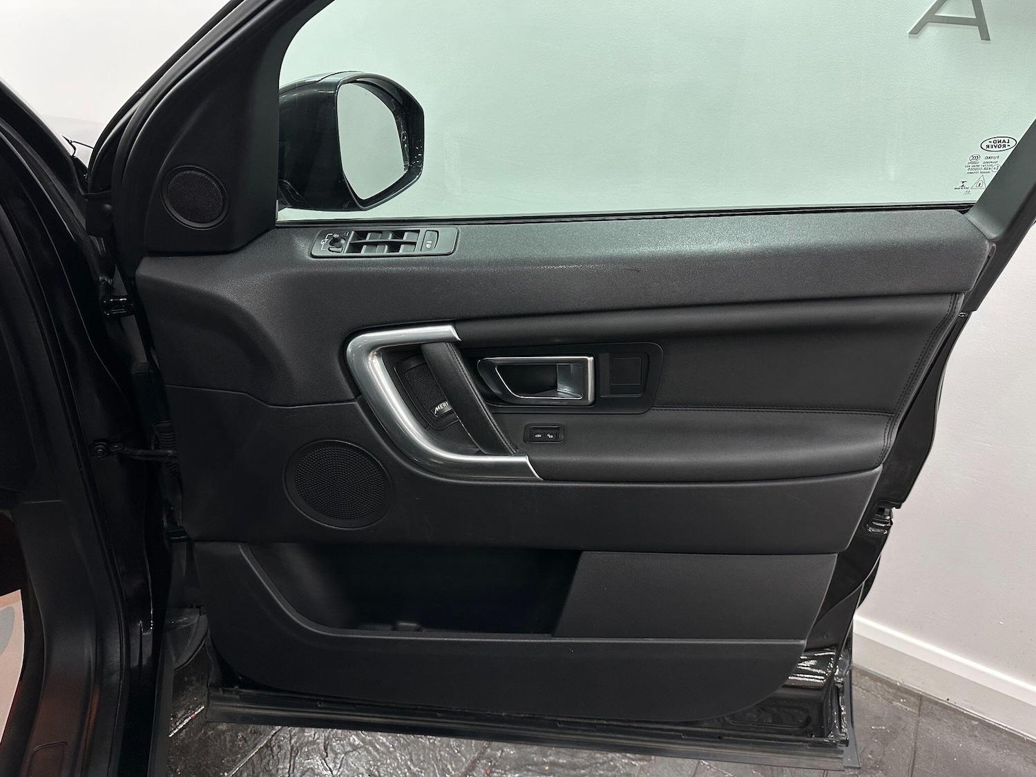 Used Land Rover Discovery Sport 2018 for sale - 76166438: Photo 28