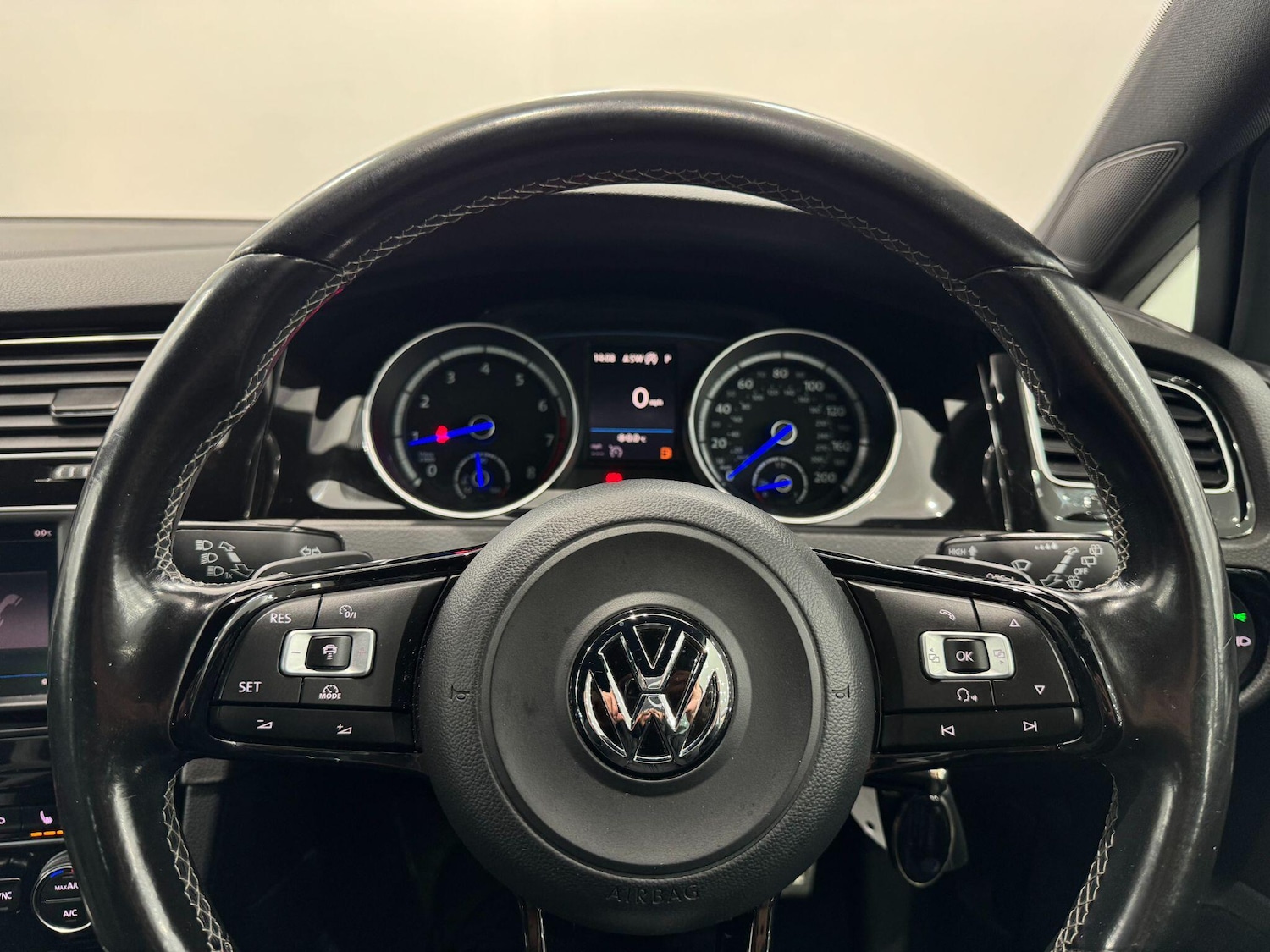 Used Volkswagen Golf 2016 for sale - 77101945: Photo 55