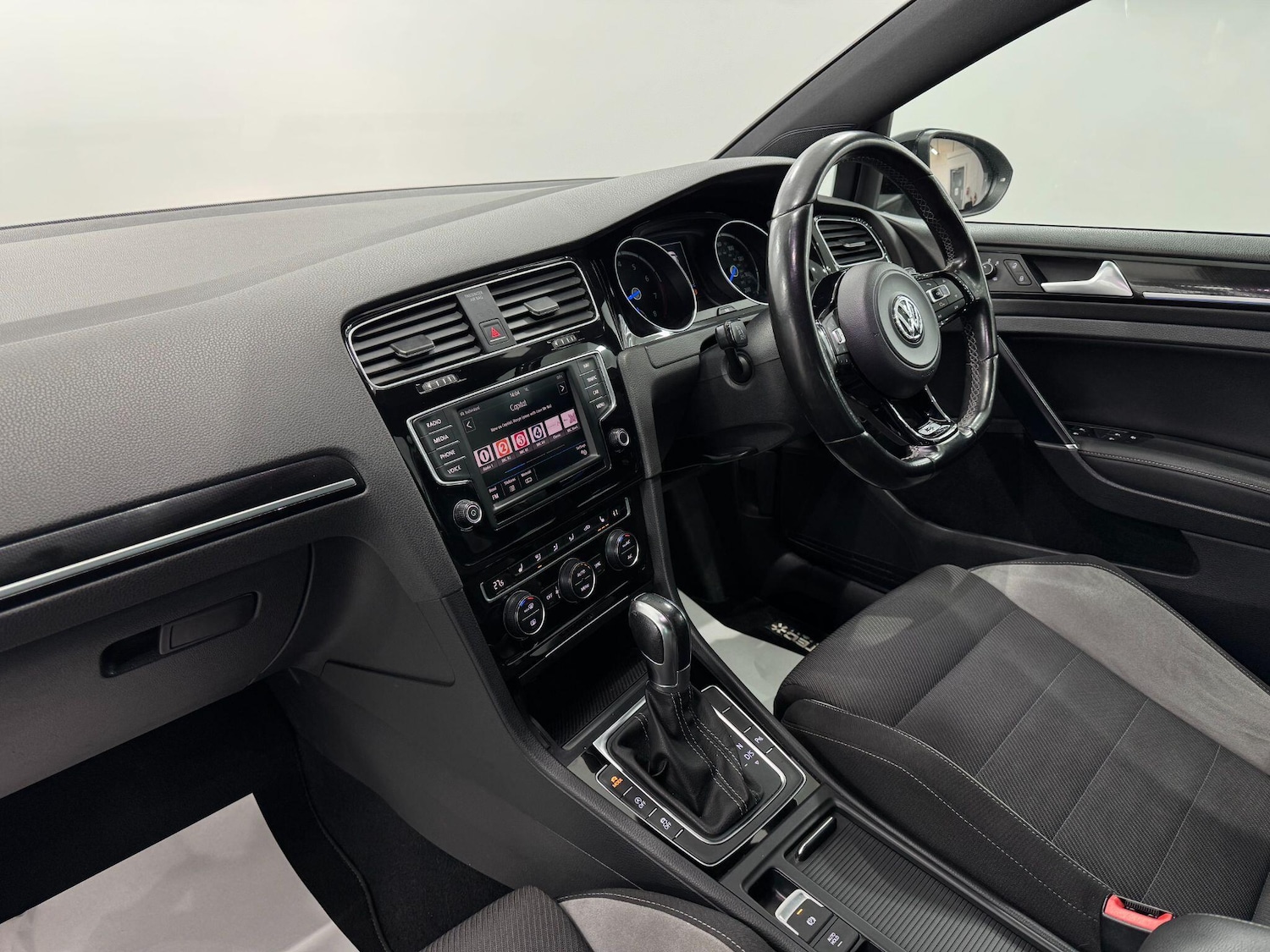 Used Volkswagen Golf 2016 for sale - 77101945: Photo 57