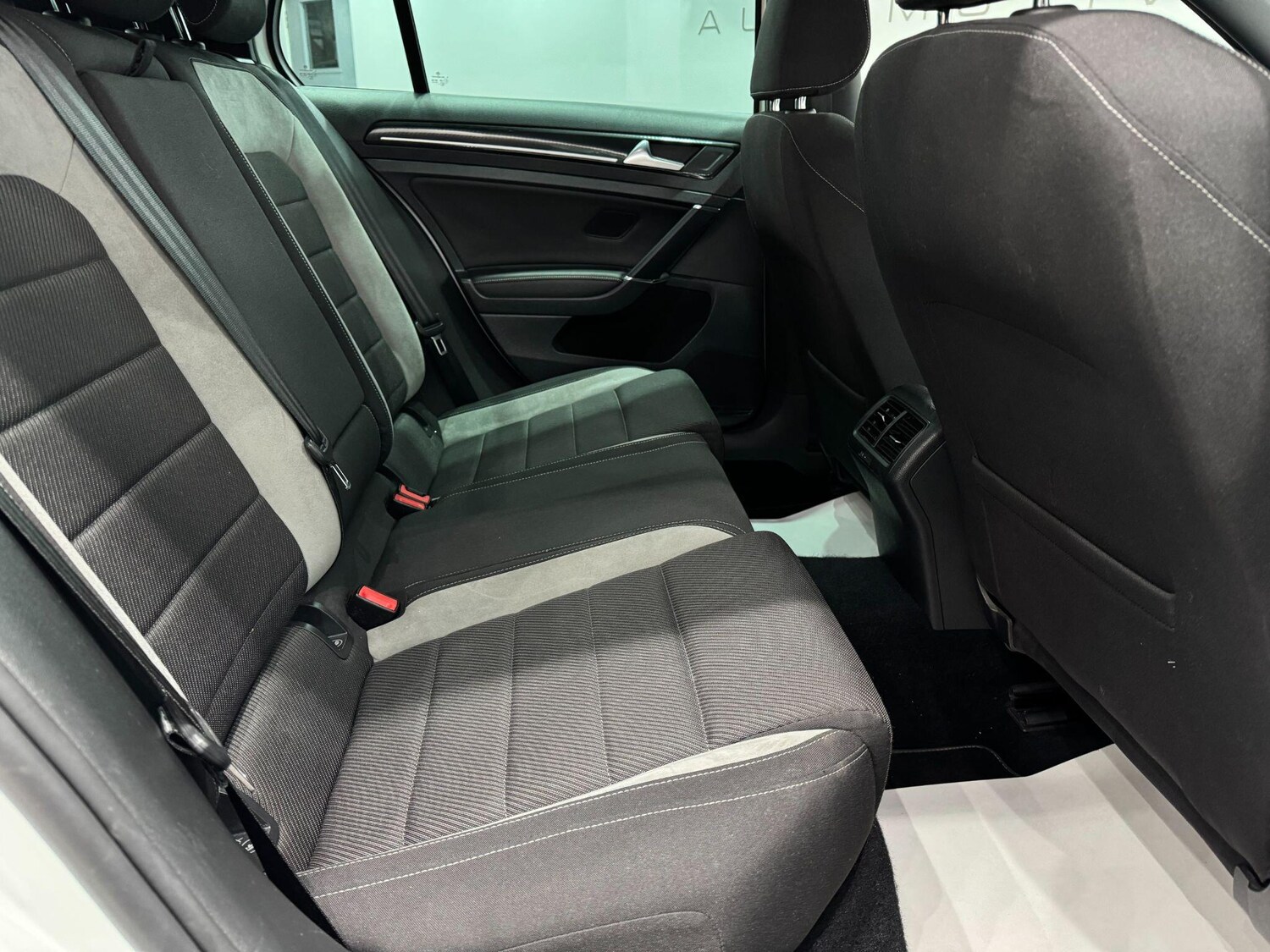 Used Volkswagen Golf 2016 for sale - 77101945: Photo 66