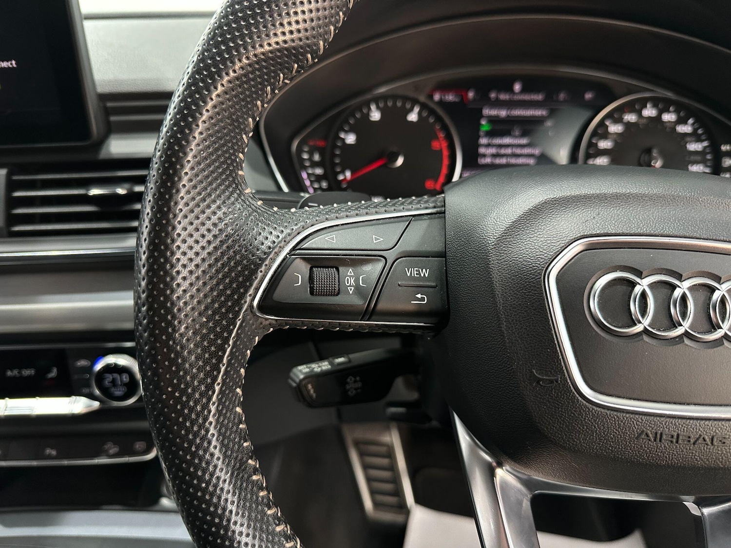 Used Audi Q5 2017 for sale - 76913083: Photo 44