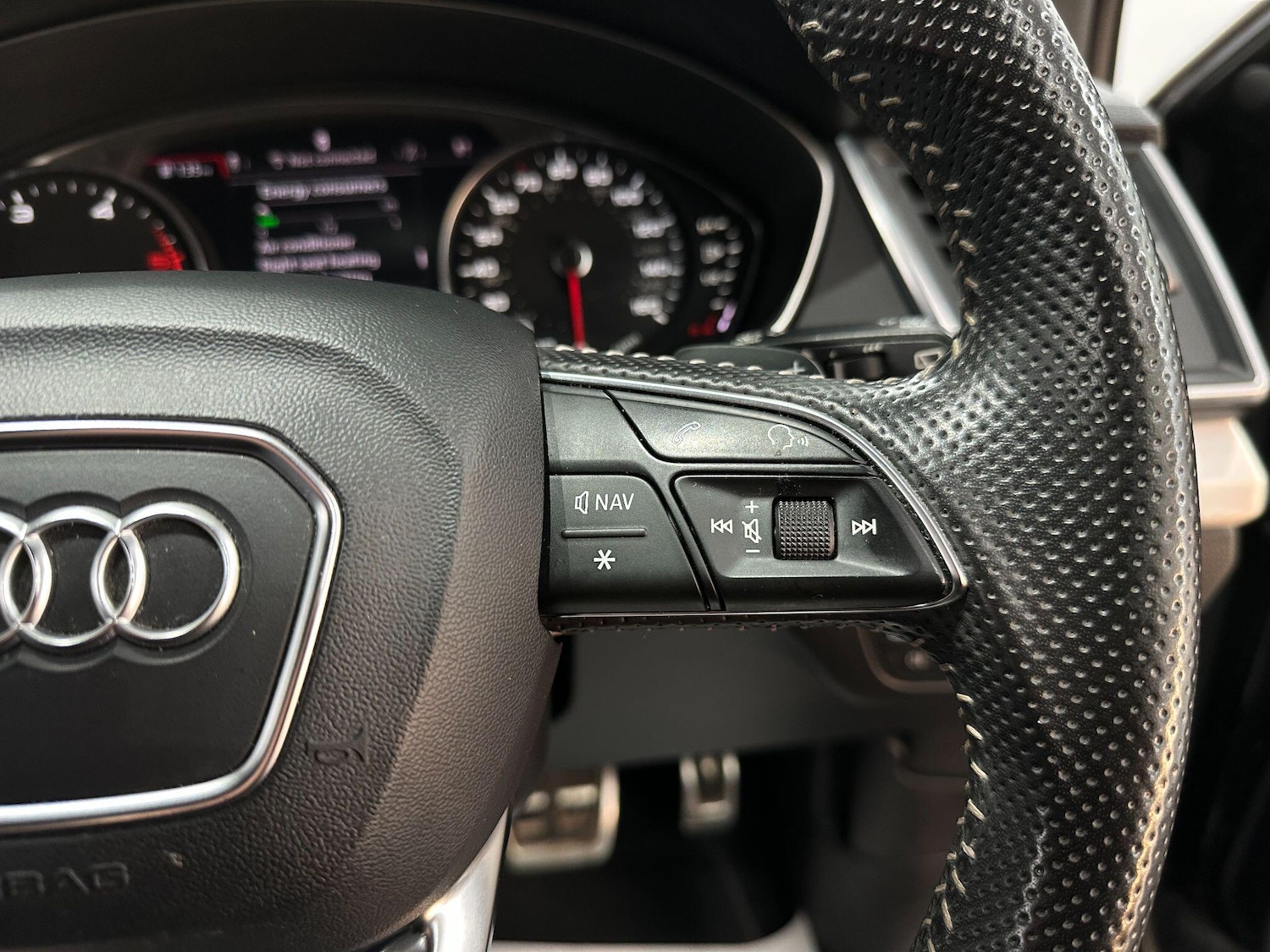 Used Audi Q5 2017 for sale - 76913083: Photo 45