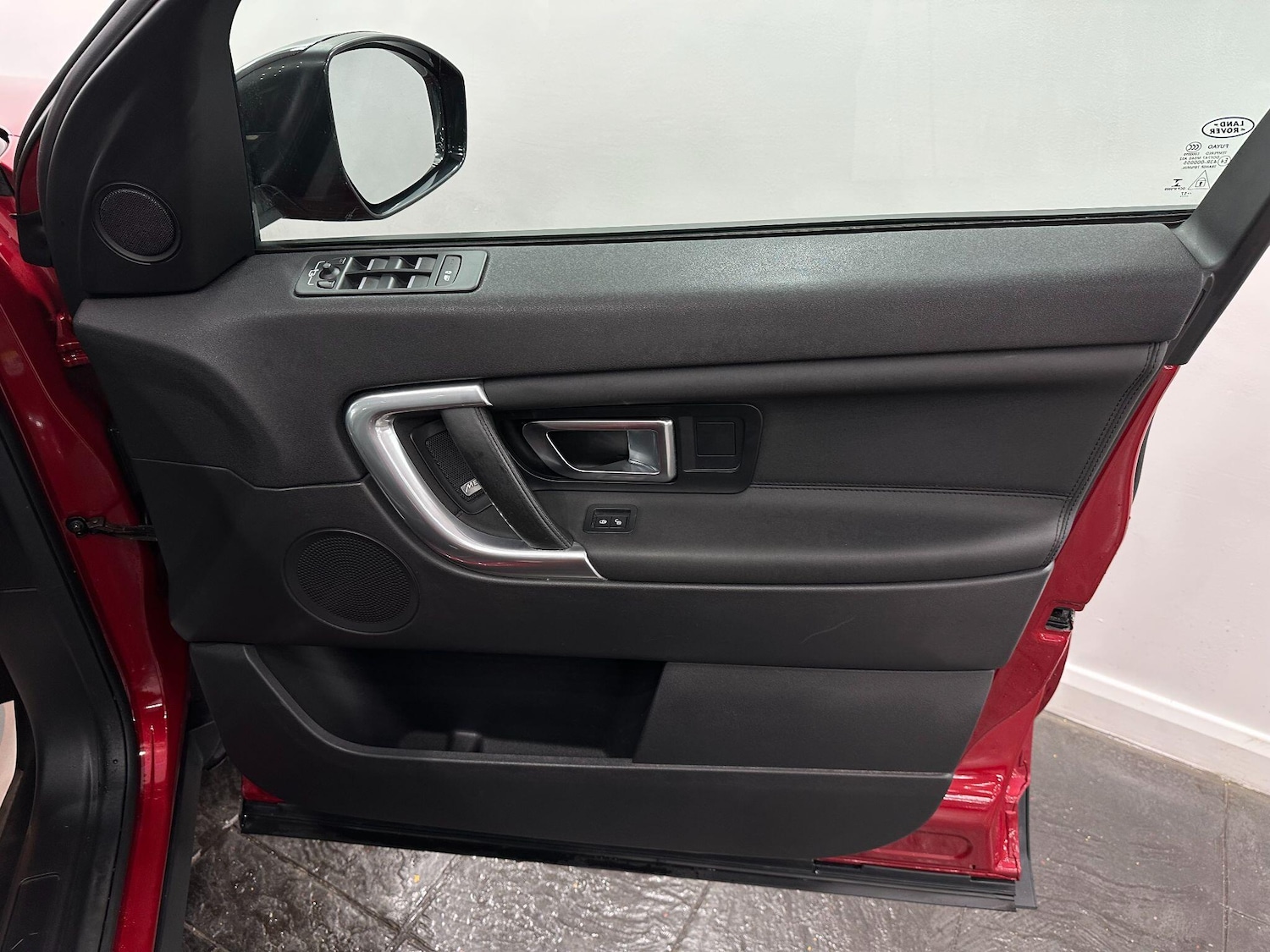 Used Land Rover Discovery Sport 2018 for sale - 76398727: Photo 28