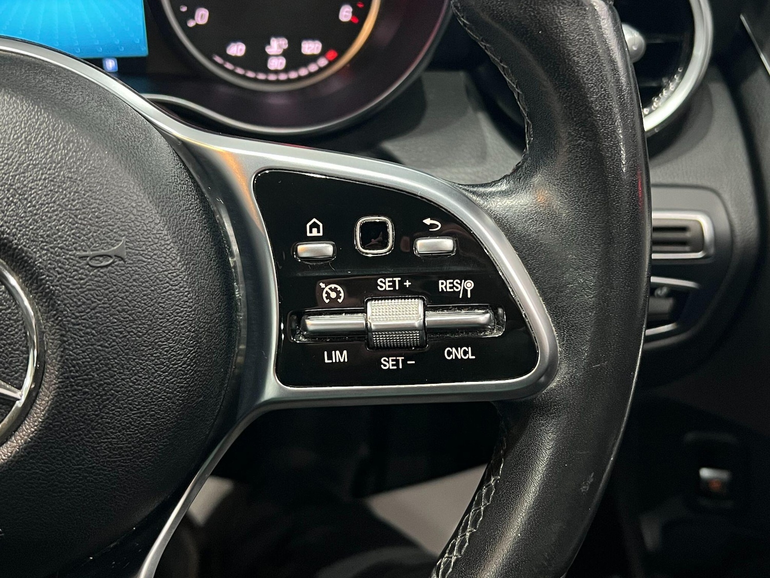 Used Mercedes-Benz C Class 2019 for sale - 76620363: Photo 37