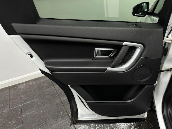 Used Land Rover Discovery Sport 2017 for sale - 76226393: Photo 59