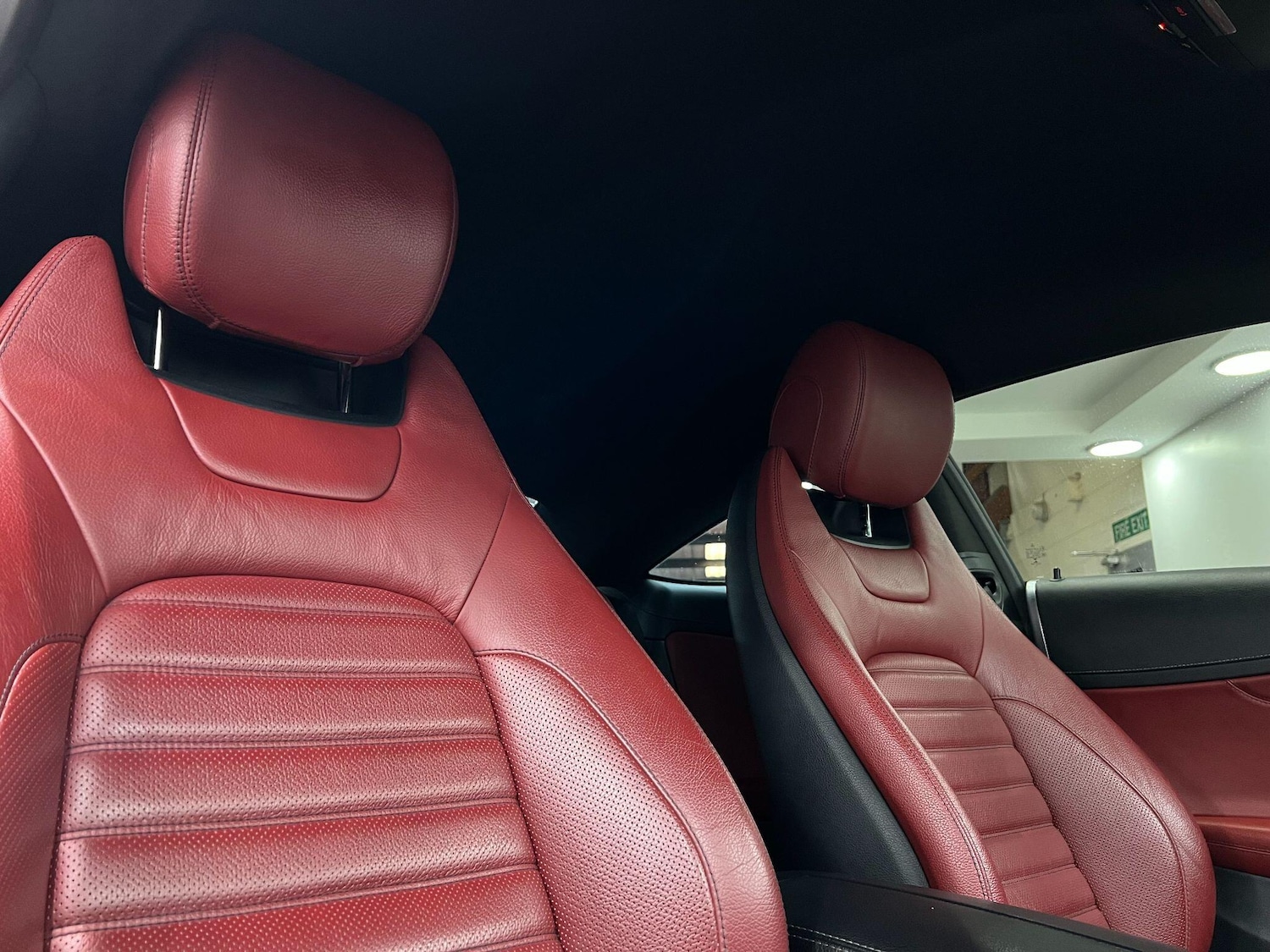 Used Mercedes-Benz C Class 2018 for sale - 76584207: Photo 30