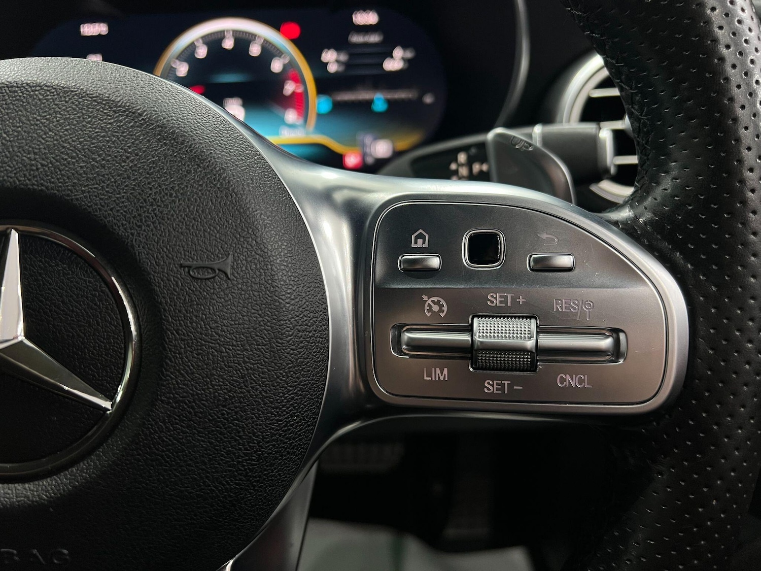 Used Mercedes-Benz C Class 2018 for sale - 76584207: Photo 64