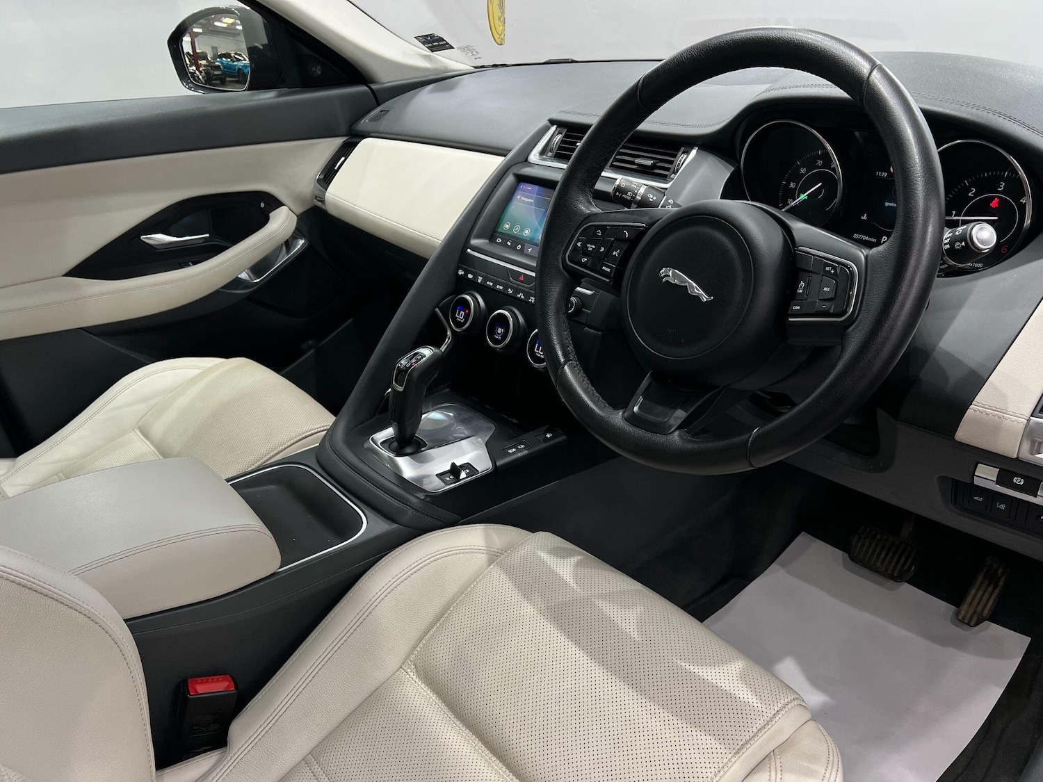 Used Jaguar E-Pace 2019 for sale - 76032666: Photo 25
