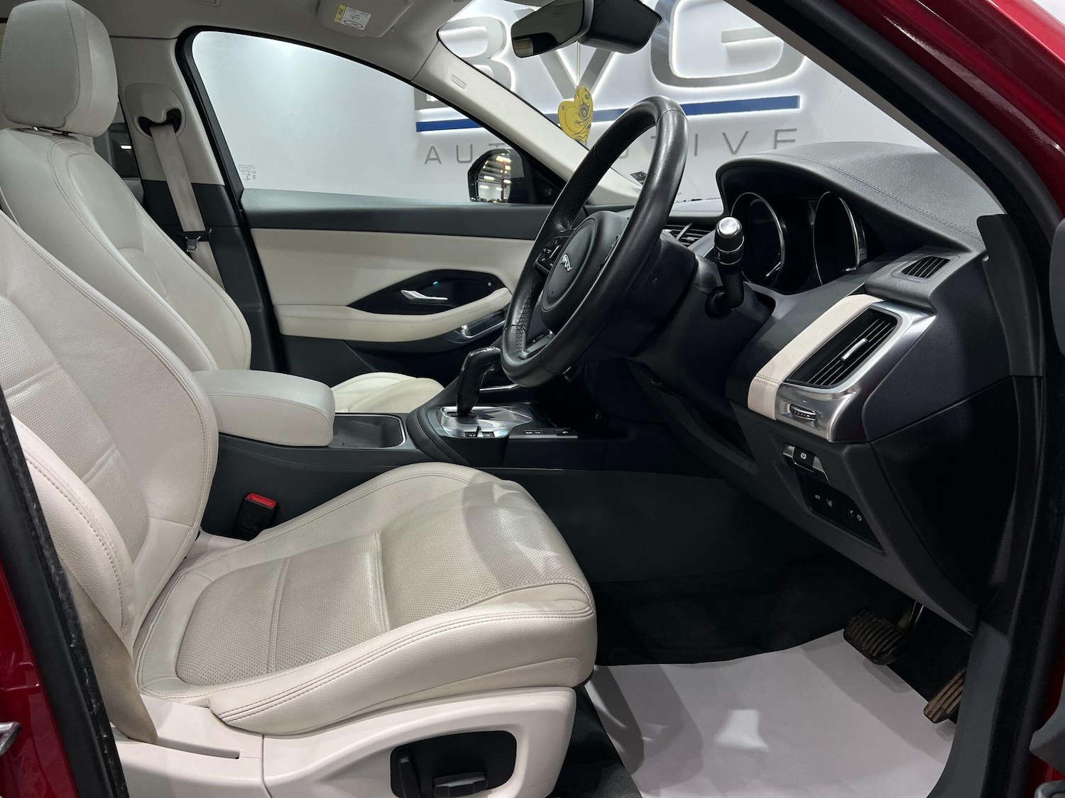 Used Jaguar E-Pace 2019 for sale - 76032666: Photo 26