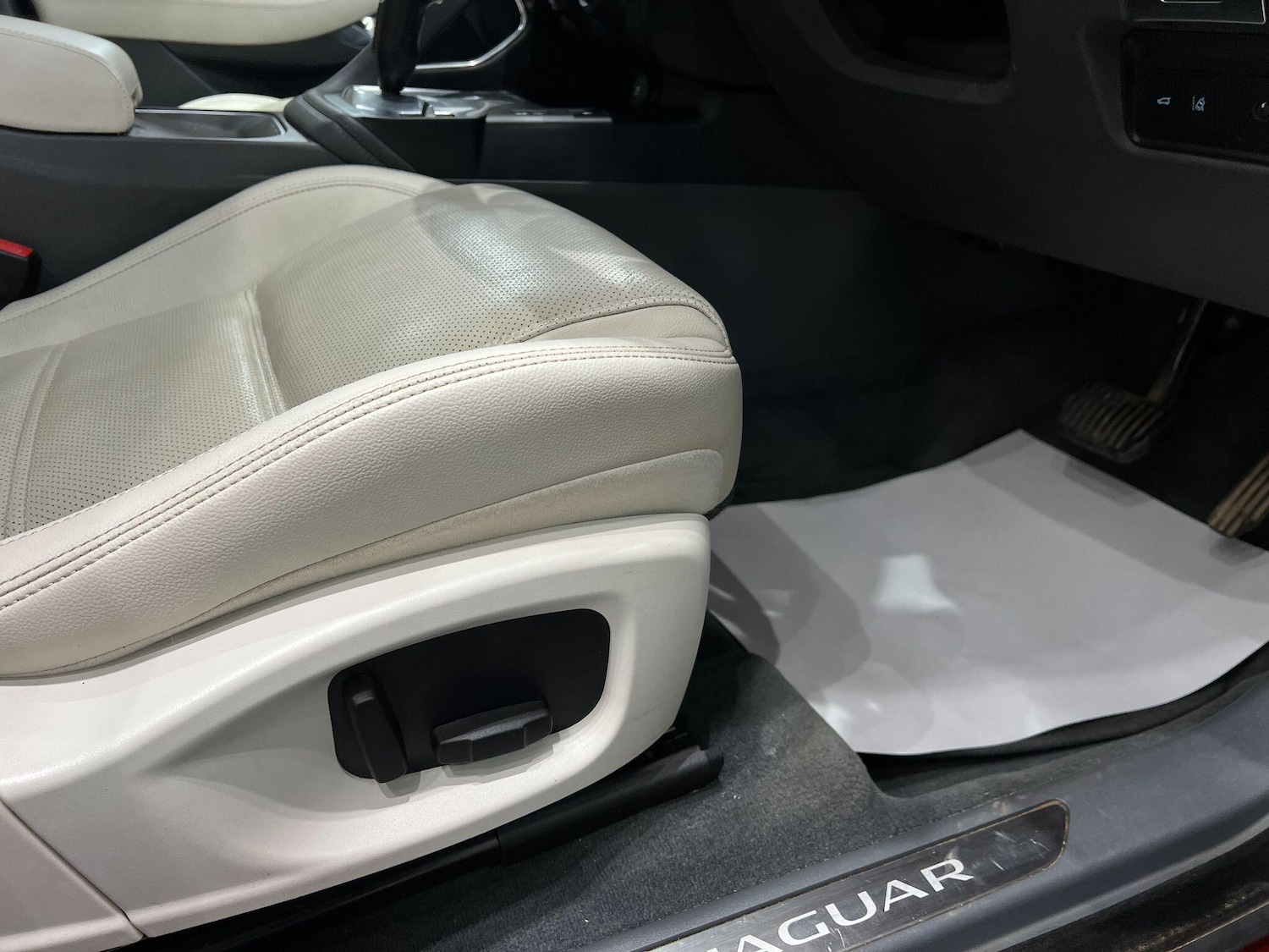 Used Jaguar E-Pace 2019 for sale - 76032666: Photo 28
