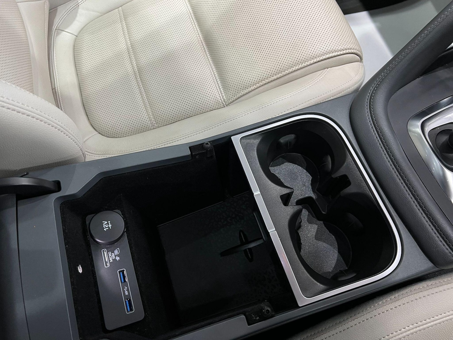 Used Jaguar E-Pace 2019 for sale - 76032666: Photo 35