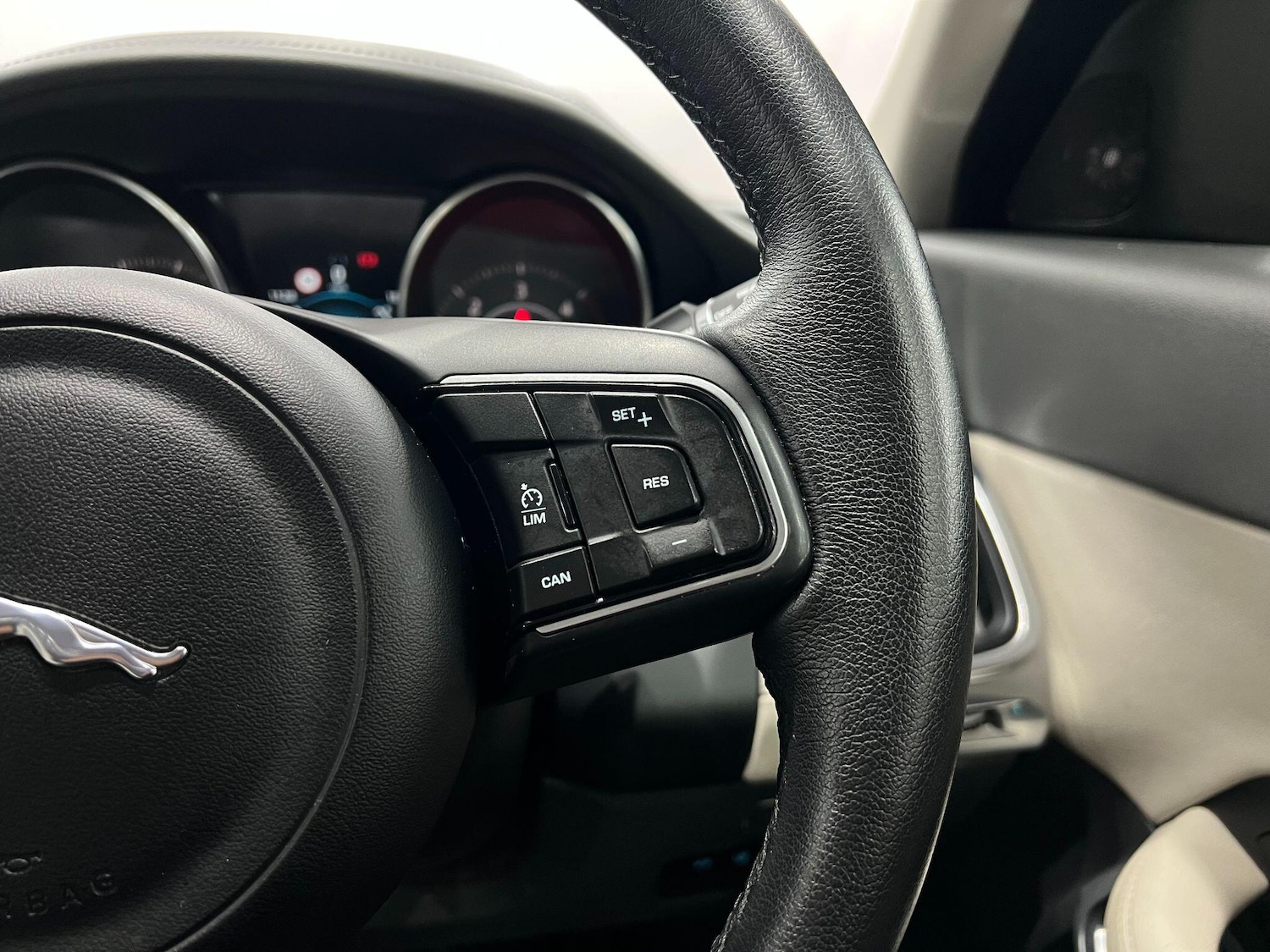 Used Jaguar E-Pace 2019 for sale - 76032666: Photo 51