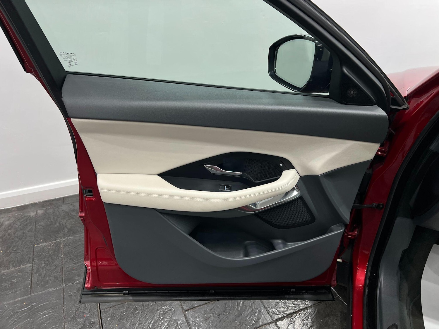 Used Jaguar E-Pace 2019 for sale - 76032666: Photo 56