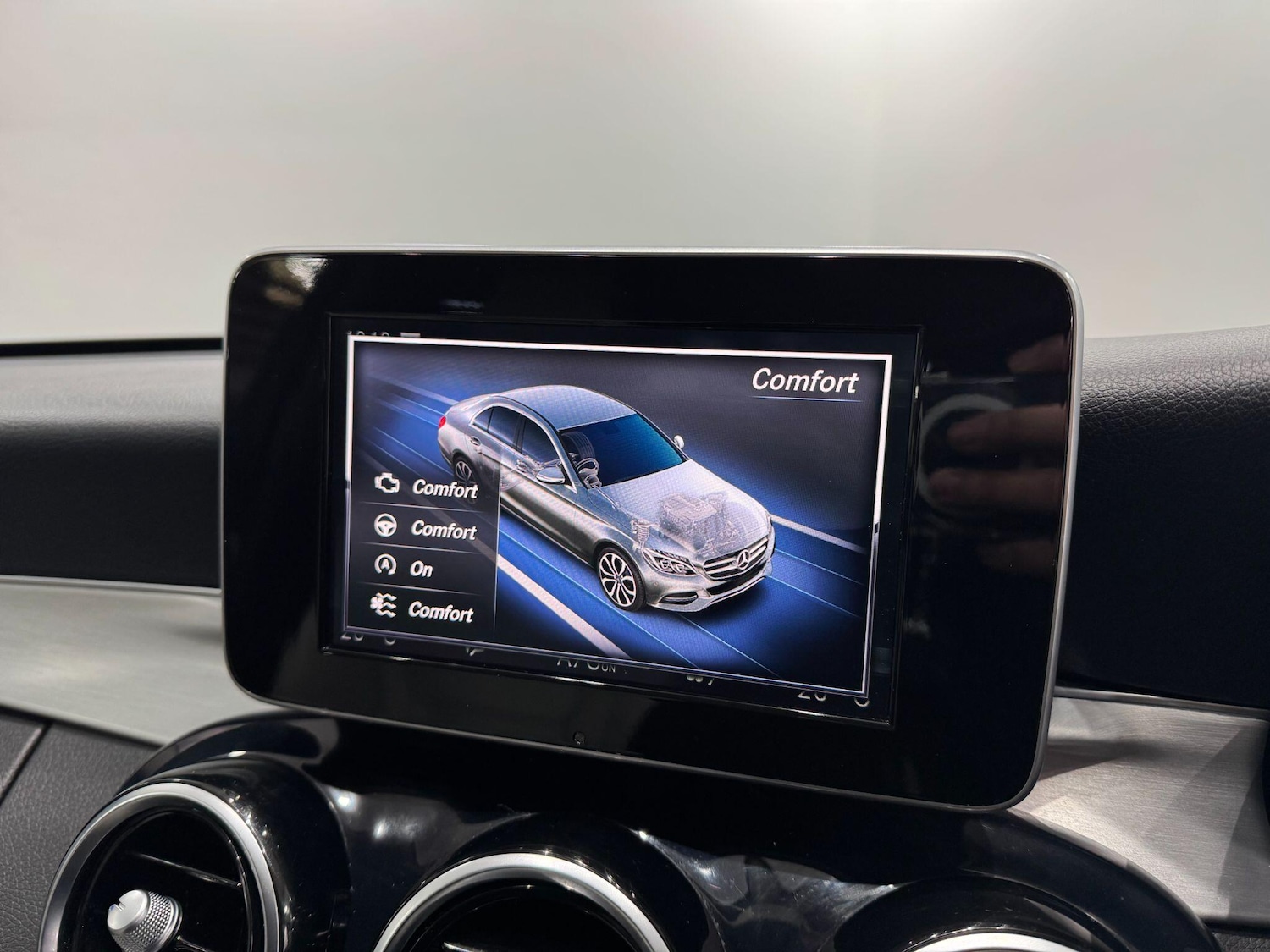 Used Mercedes-Benz C Class 2018 for sale - 77143699: Photo 35