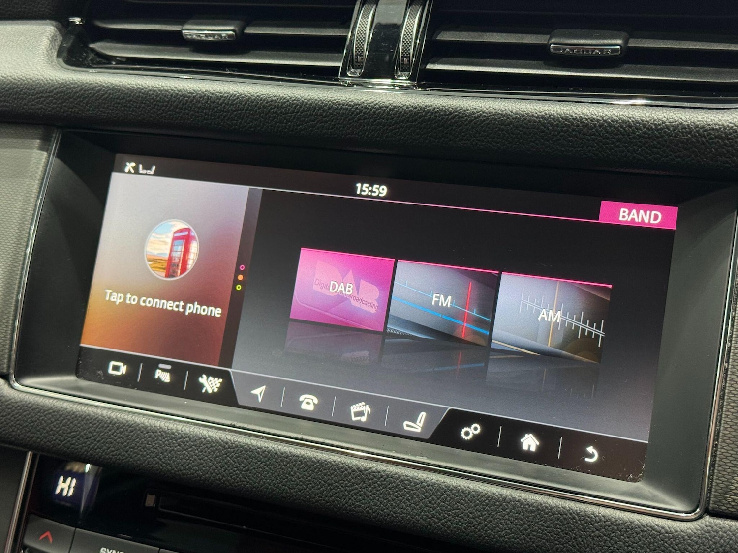 Used Jaguar XF 2018 for sale - 77377167: Photo 32