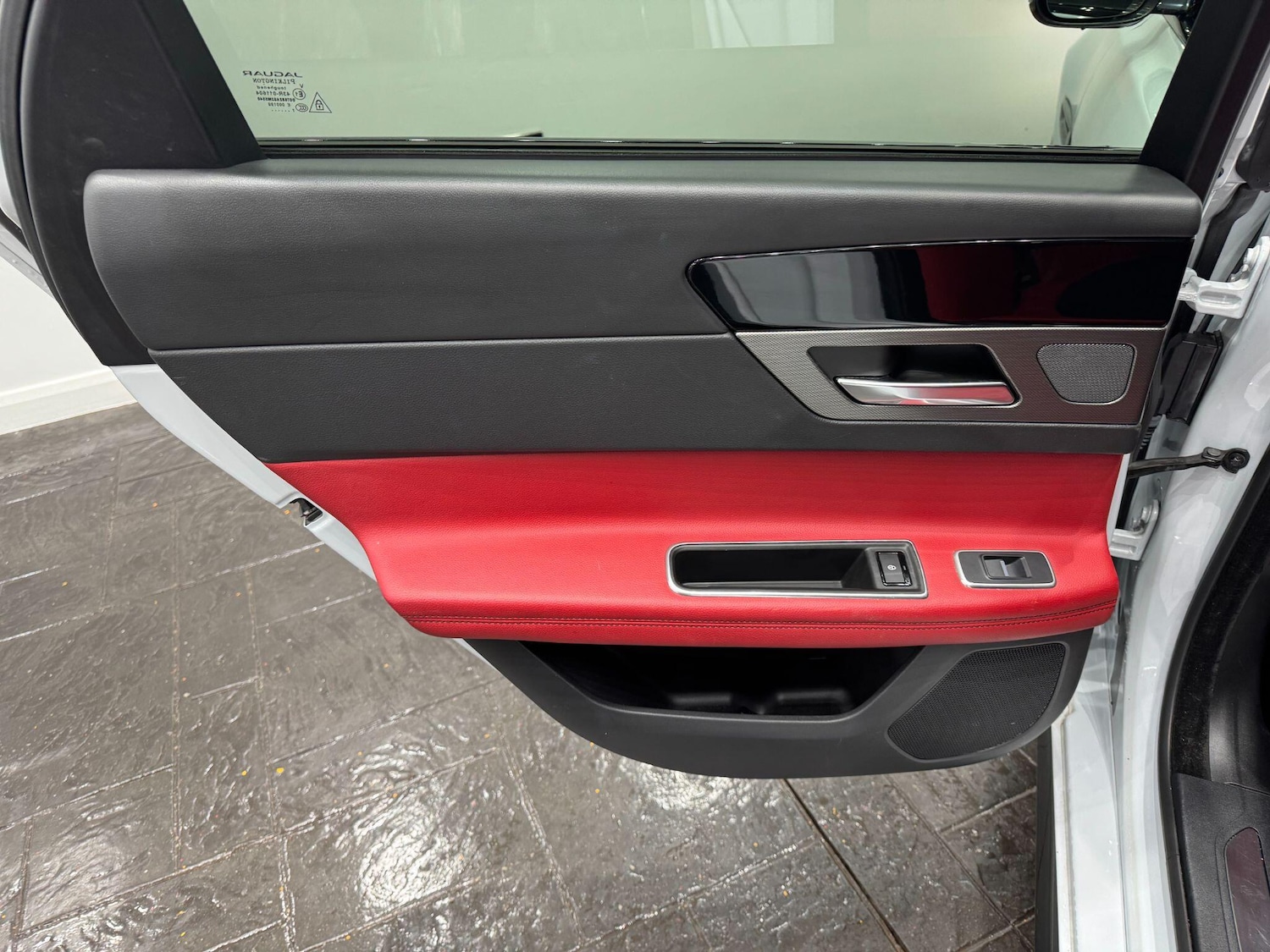 Used Jaguar XF 2018 for sale - 77377167: Photo 50