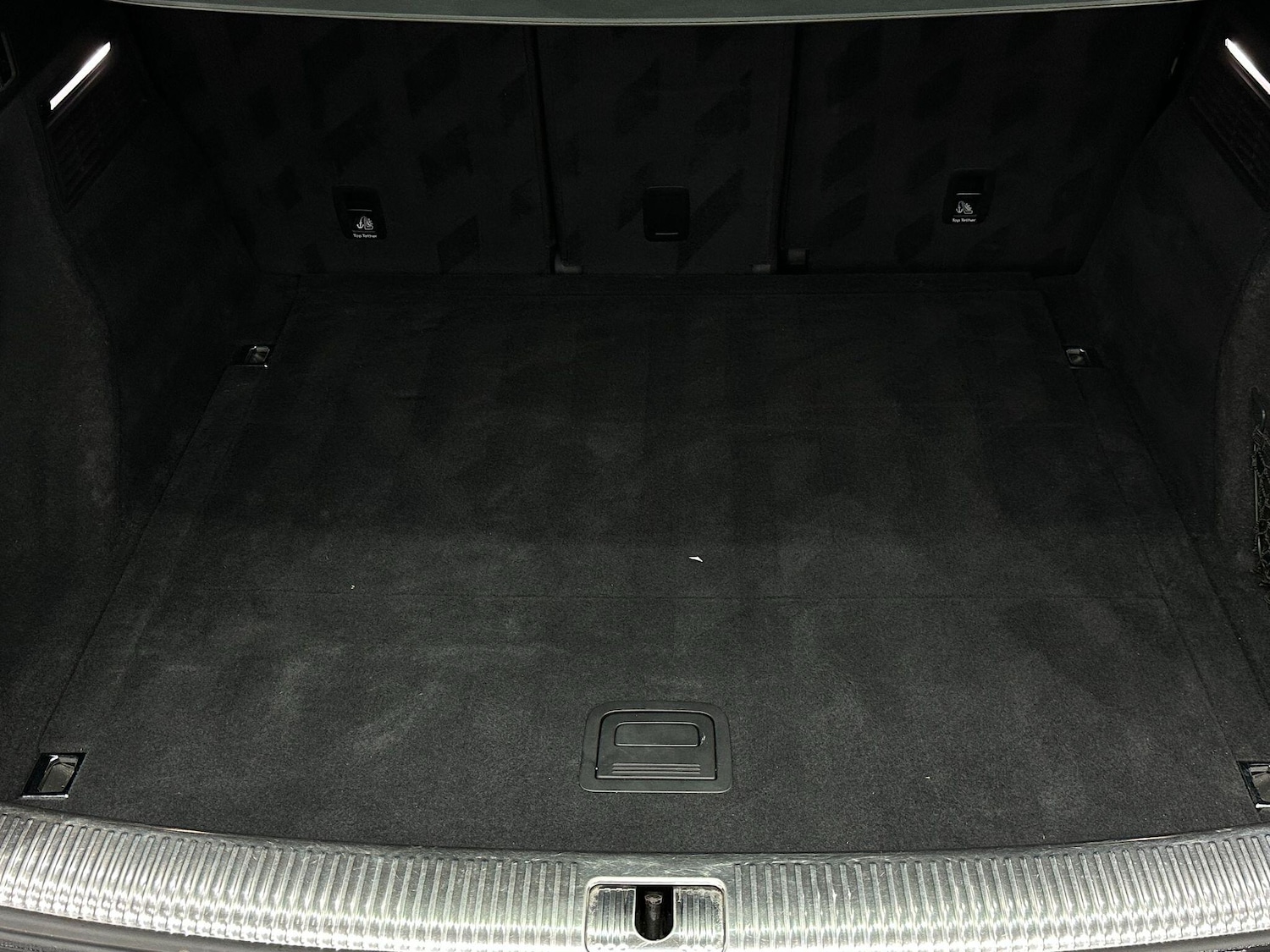 Used Audi SQ5 2018 for sale - 76913895: Photo 66