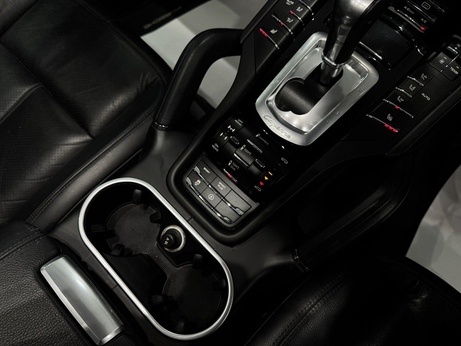 Used Porsche Cayenne 2017 for sale - 77191700: Photo 43