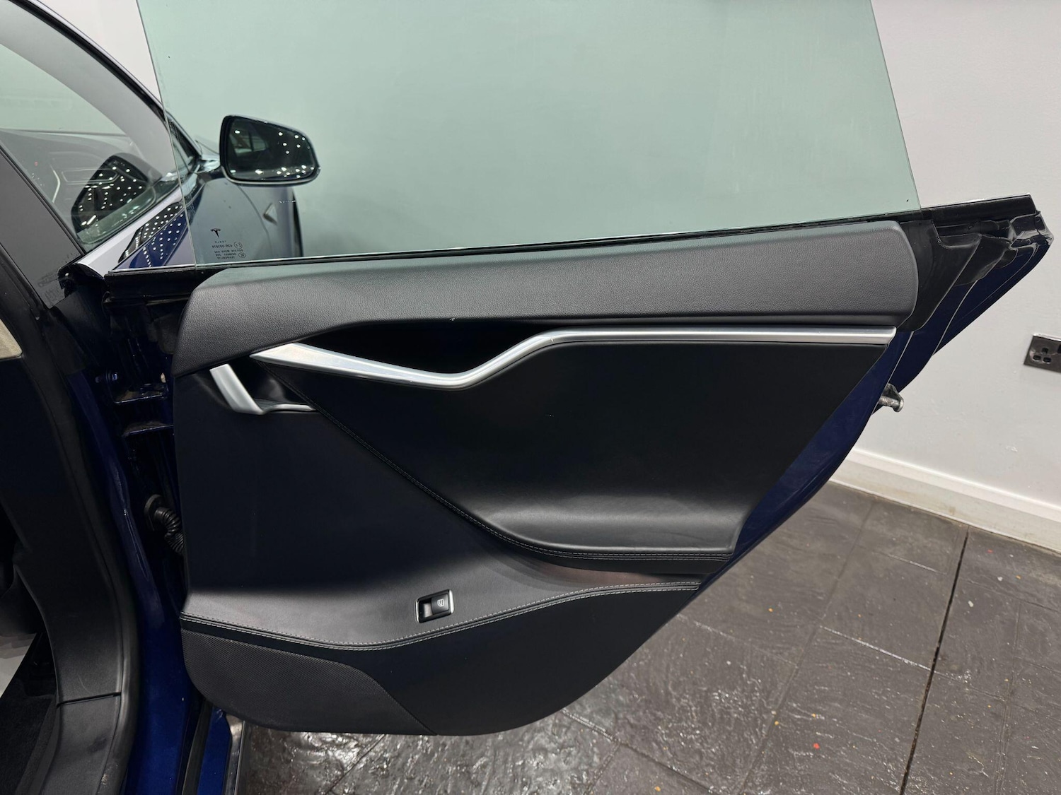 Used Tesla Model S 2015 for sale - 77396517: Photo 39