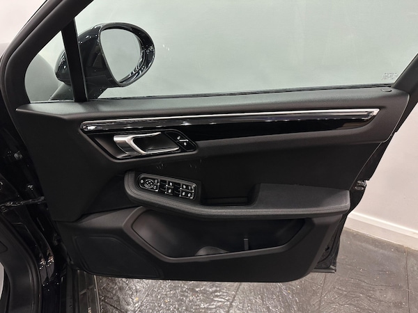 Used Porsche Macan 2015 for sale - 76314458: Photo 10