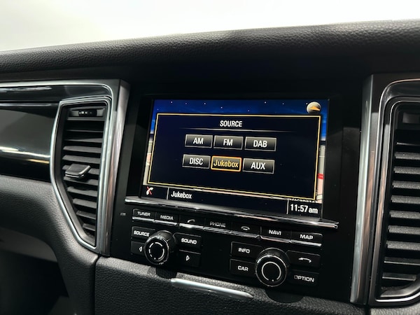 Used Porsche Macan 2015 for sale - 76314458: Photo 21