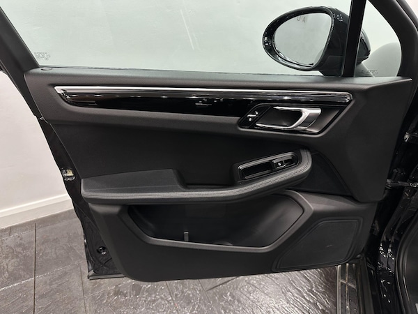 Used Porsche Macan 2015 for sale - 76314458: Photo 39