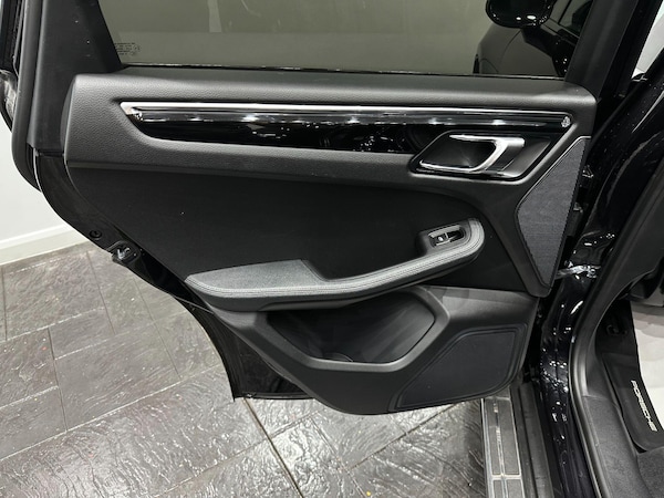 Used Porsche Macan 2015 for sale - 76314458: Photo 45