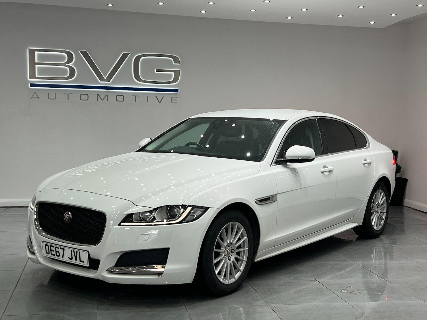 Used Jaguar XF 2017 for sale - 76398922: Photo 1